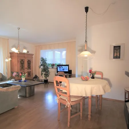 Appartement Birkmaase 12 - Kapitaenshaus Jacqueline 4-sterne Komfort Im Eg Links Zingst