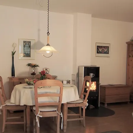 Birkmaase 12 - Kapitaenshaus Jacqueline 4-sterne Komfort Im Eg Links Appartement Zingst